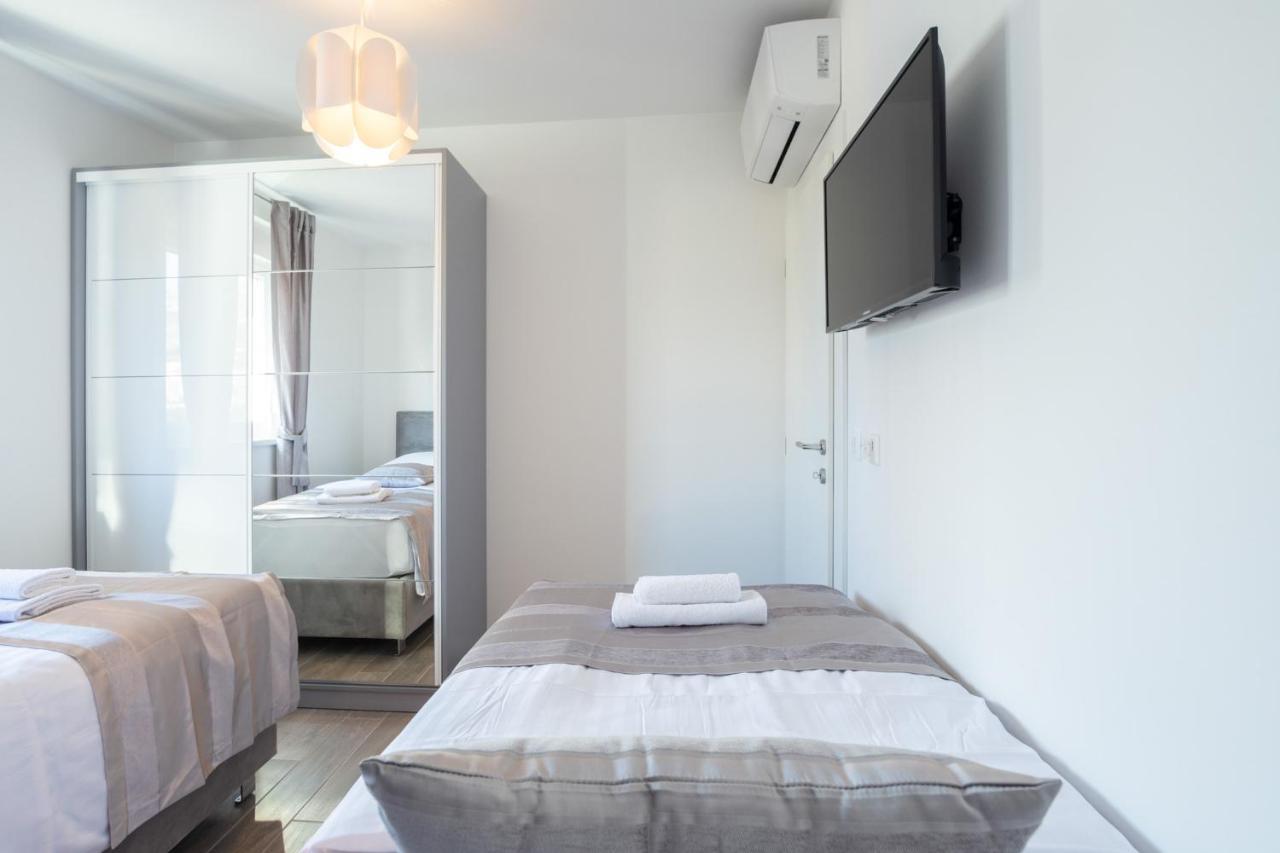 Sea Vista Apartments Kastela Ngoại thất bức ảnh