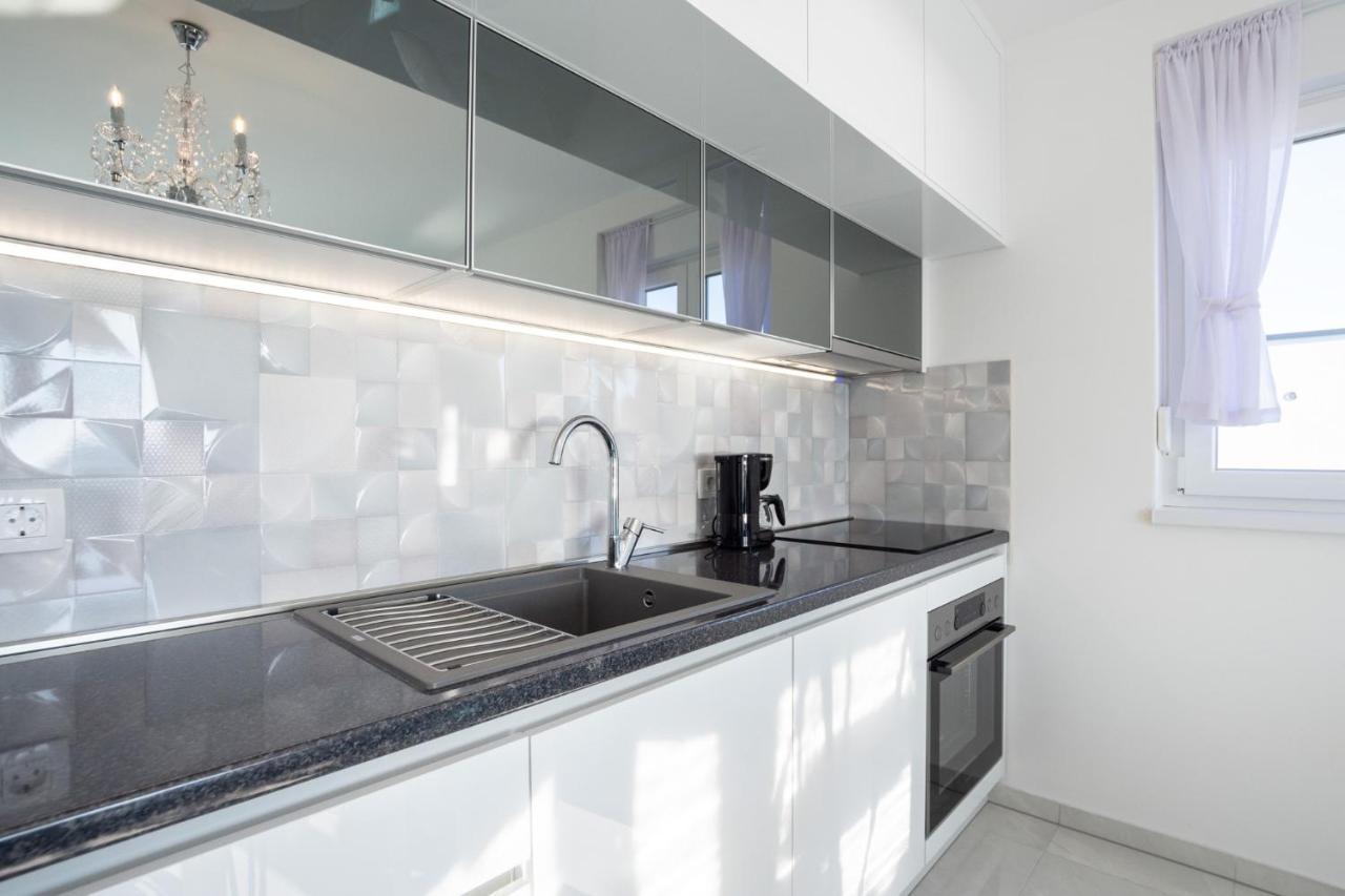 Sea Vista Apartments Kastela Ngoại thất bức ảnh