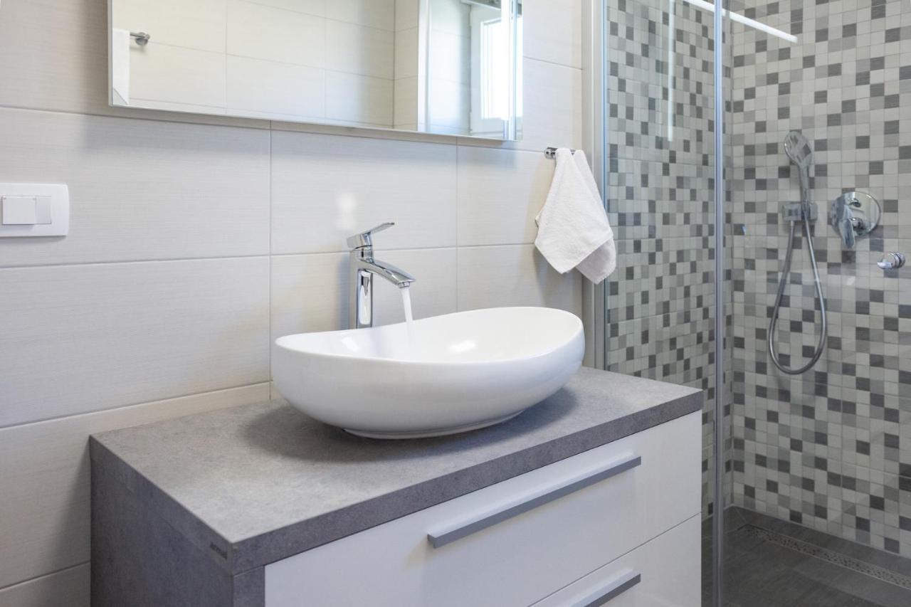 Sea Vista Apartments Kastela Ngoại thất bức ảnh