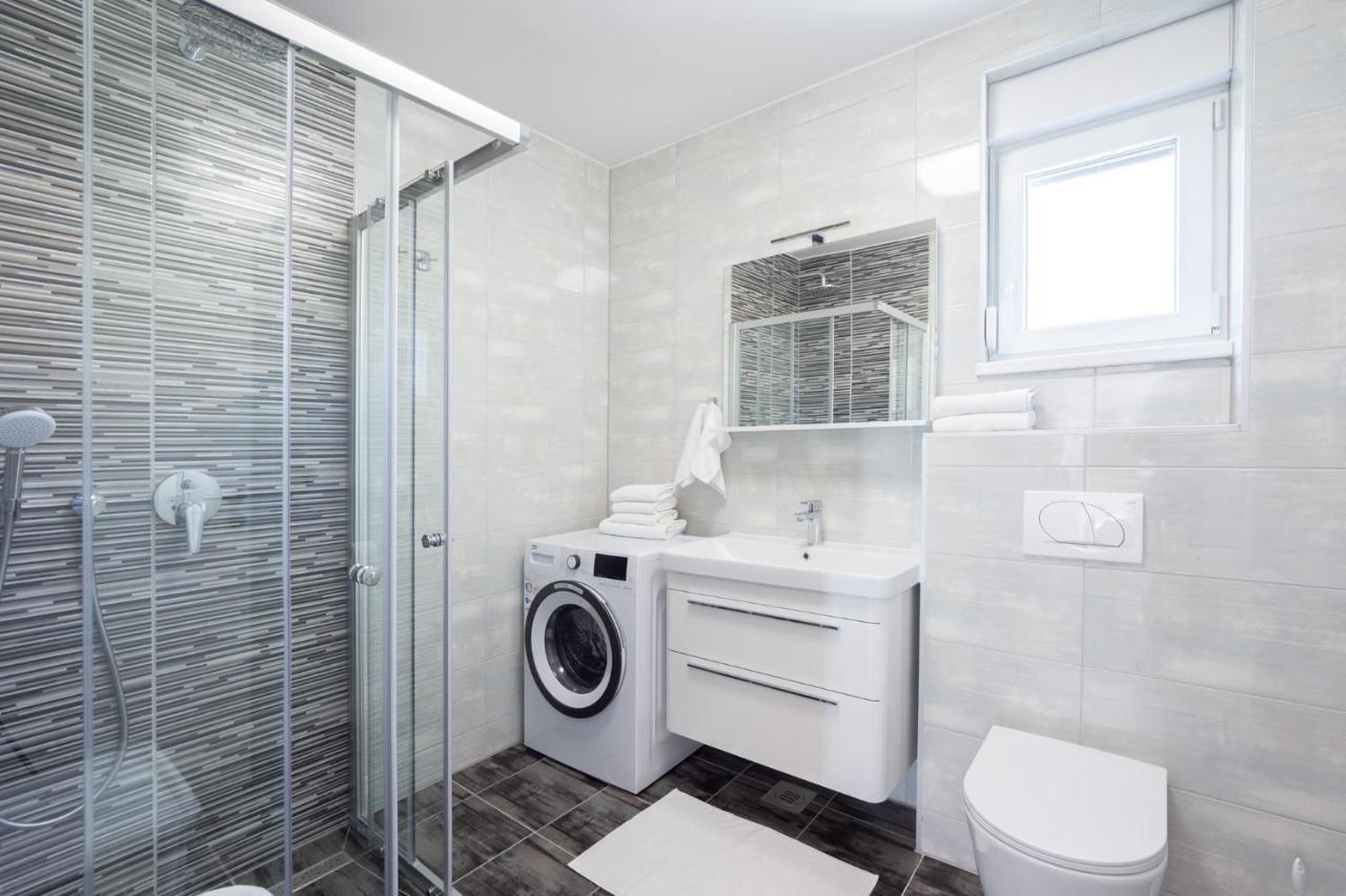 Sea Vista Apartments Kastela Ngoại thất bức ảnh