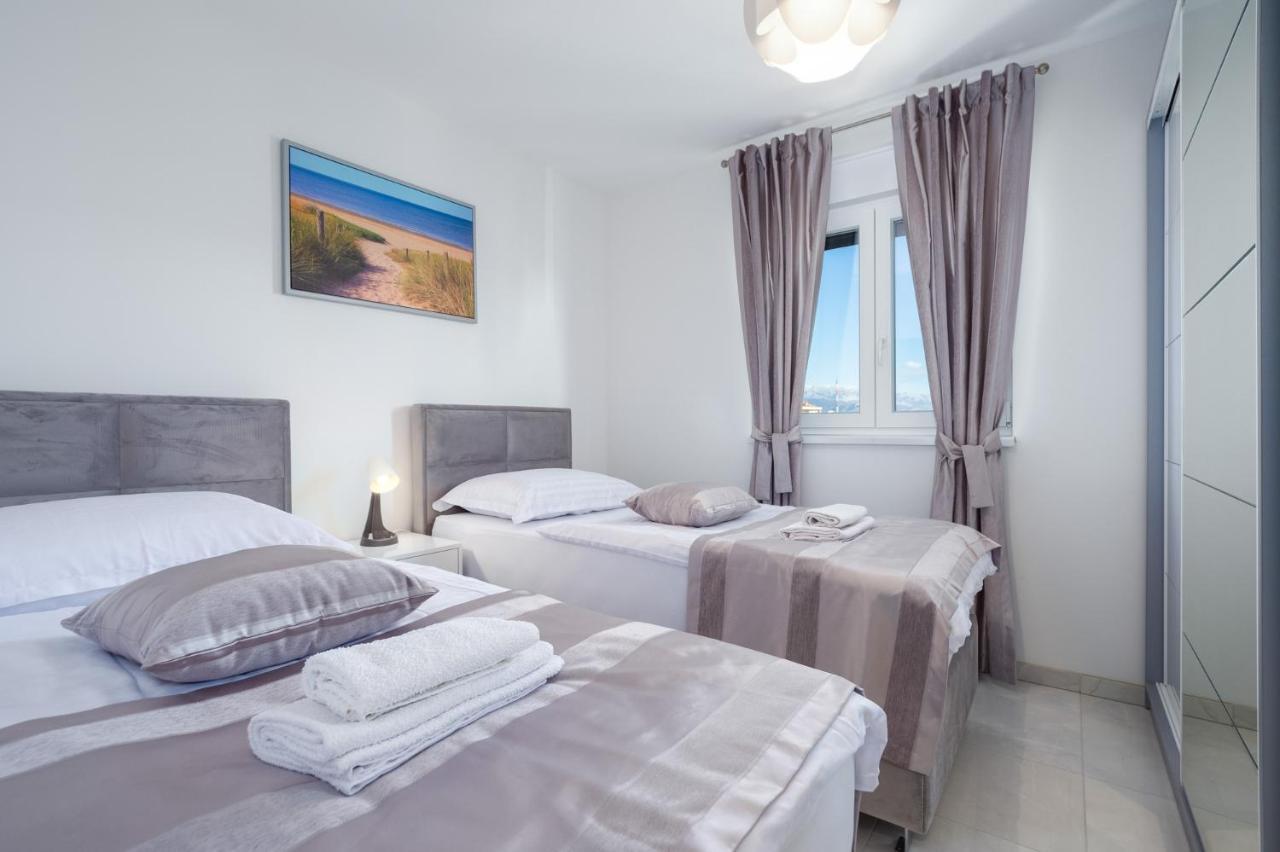 Sea Vista Apartments Kastela Ngoại thất bức ảnh